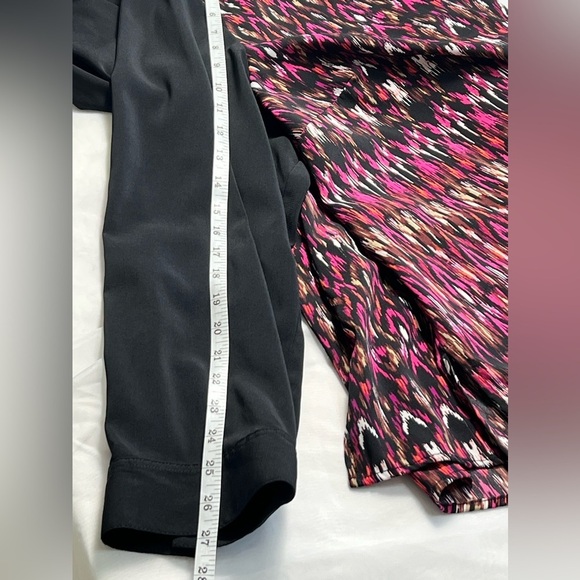 Catherines Blouse Women’s 2X Black Pink Geometric Lightweight Button Up - Picture 8 of 9